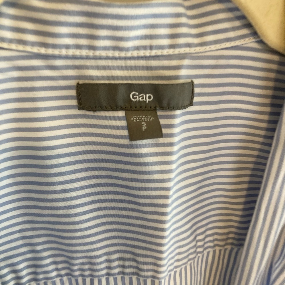GAP button shirt - Picture 2 of 5